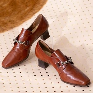 Vintage Oxford ankle bootie low heel